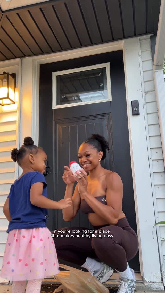 Instagram post by @destanymartin for Fresh Thyme. Caption reads: I love a grocery store that makes it simple to....