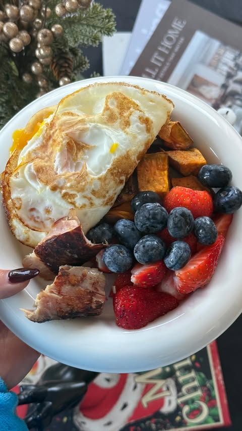 Instagram post by @ellie_teale for RXBAR. Caption reads: what I eat in a day 🍠 all recipes in bio!!....