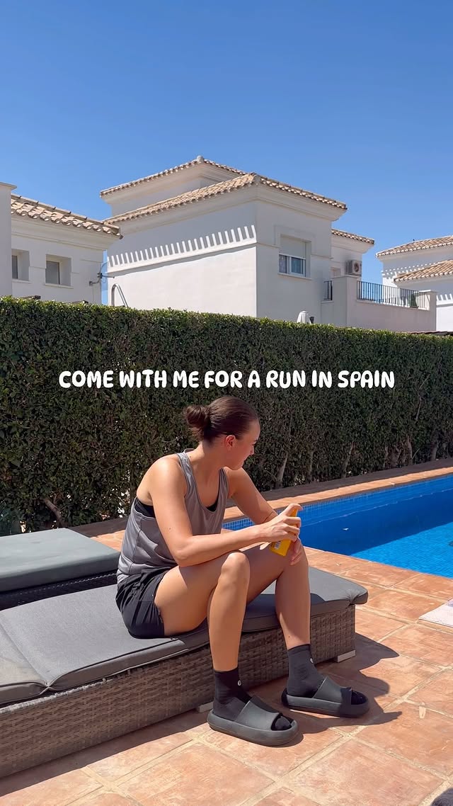 Instagram post by @runfitwithkatie for Styrkr. Caption reads: [...] things easy but enjoying getting out 😍....