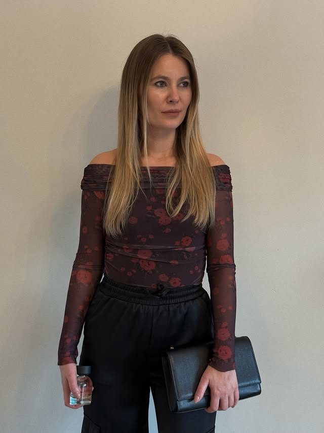 Instagram post by @__alynas__ for Henry Rose. Caption reads: Date night 🫶
@henryrose #henryrose 

timeless....