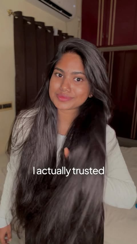 Instagram post by @meenakshi_nachiyar for Herbal Essences. Caption reads: Comment link 🔗 for products #herbalessencesindia.