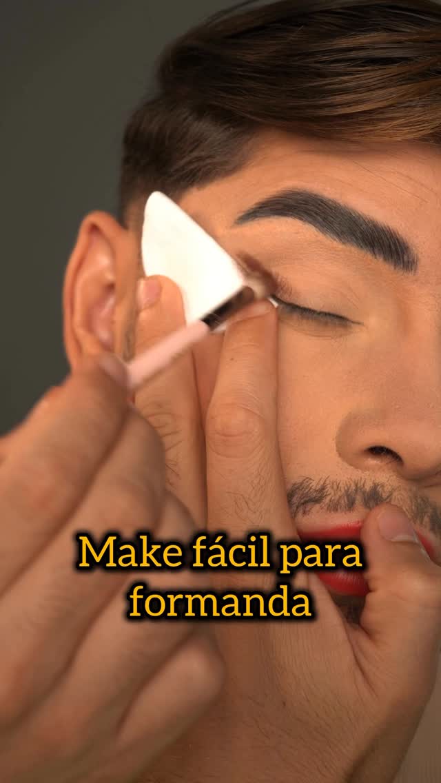 Instagram post by @emanuel_brandaoo for Mercado Livre. Caption reads: Make fácil para formanda 🤩
ID da máscara:....