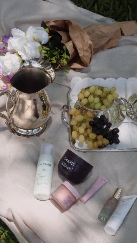 Instagram post by @veerimoreira for Caudalie. Caption reads: My picnic time w/ @caudalie 🏹🕊️✨ 🍇.