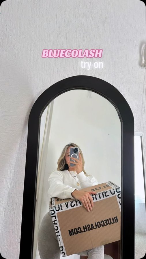 Instagram post by @ialessandra1 for BLUECOLASH.COM. Caption reads: BlueColash try on 💗 #haul #tryonhaul @bluecolash.