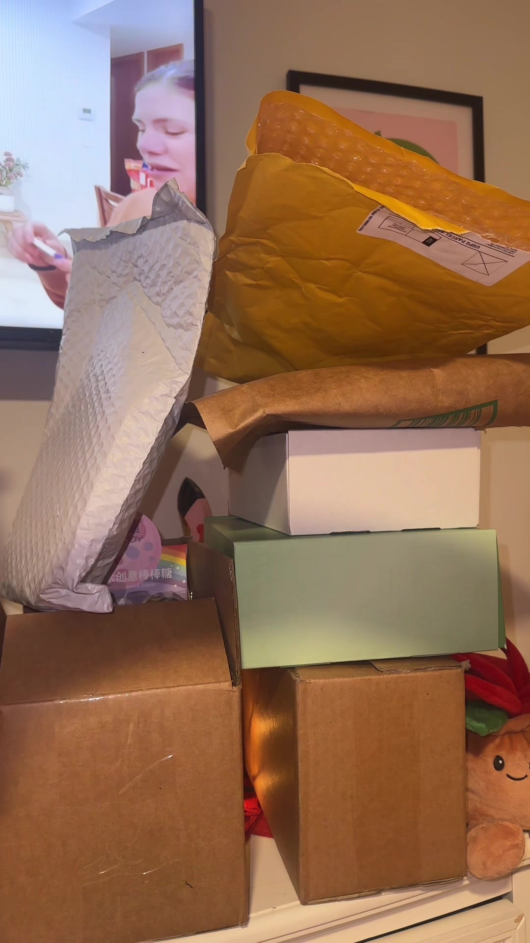 TikTok post by @lesleydanette for SoloVegan. Caption reads: [...] @HAPPY GLOBAL CHOICE @BrittieBeauty....