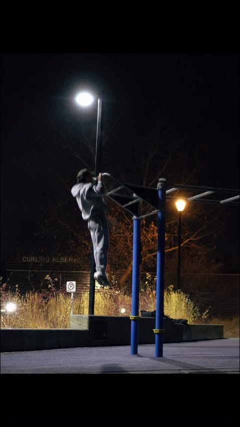 Instagram post by @husamfh for DFYNE. Caption reads: Winter workouts >
.
Fit from @dfyne.official |....