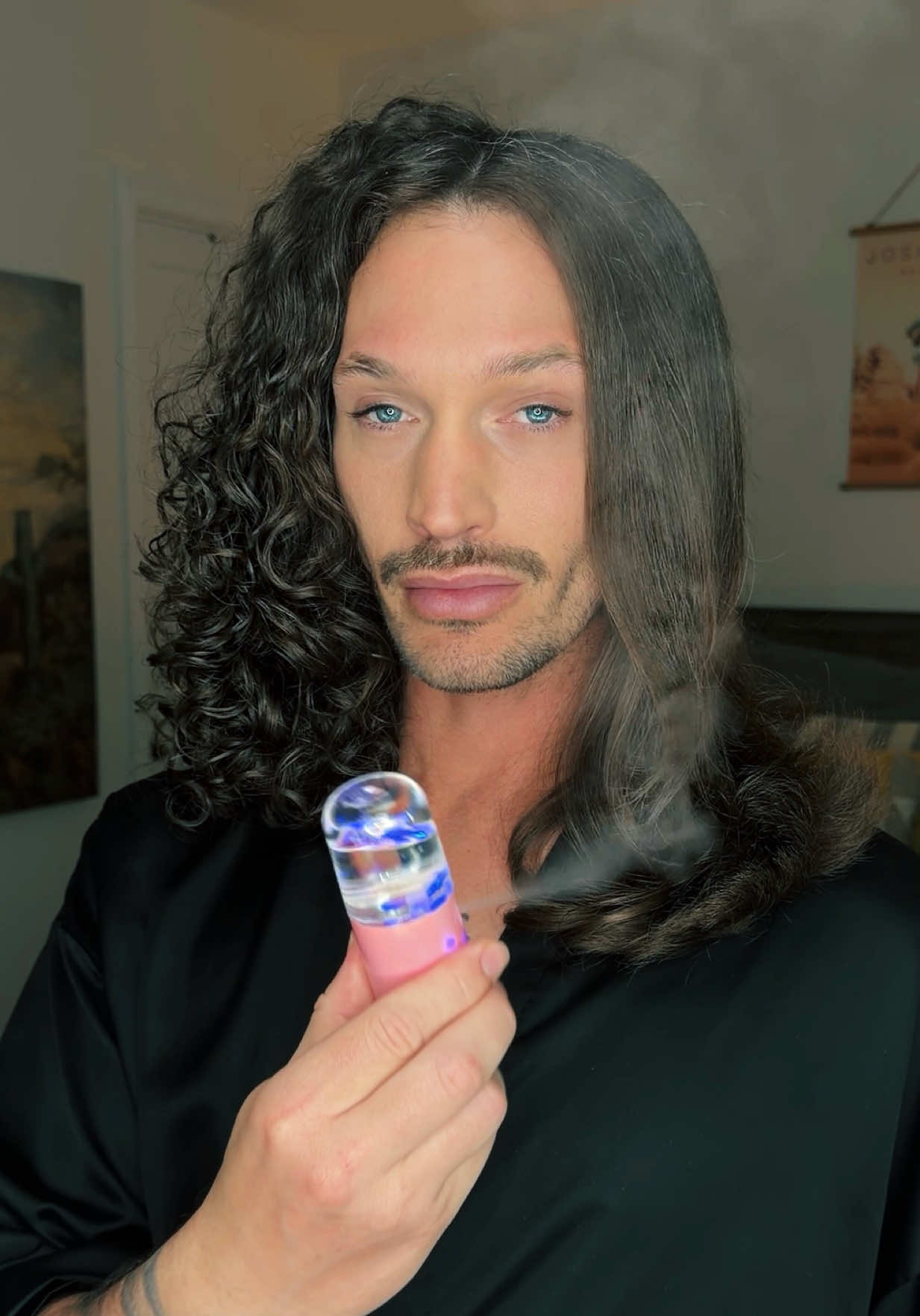 TikTok post by @jonathankmonroe for Marc Anthony Türkiye. Caption reads: A blowout on curly hair that will actually last!....