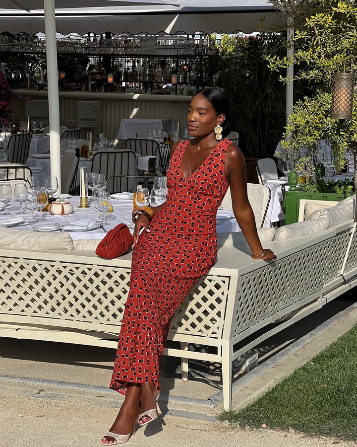 Instagram post by @armellebrown for Mister Zimi. Caption reads: [...] 💜? My summer wardrobe is ready with....