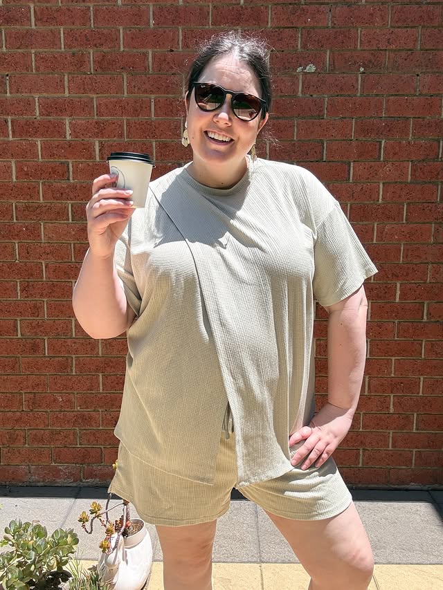 Instagram post by @chereeanne_ for Apéro Label. Caption reads: It’s Christmas Eve Eve and I’m rocking my new....