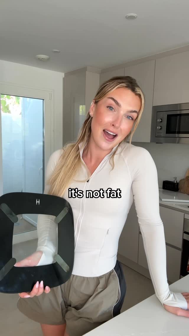 Instagram post by @sarahcattersoncoaching for Homedics. Caption reads: I lost 1.1kg this week… and then gained 1.1kg....