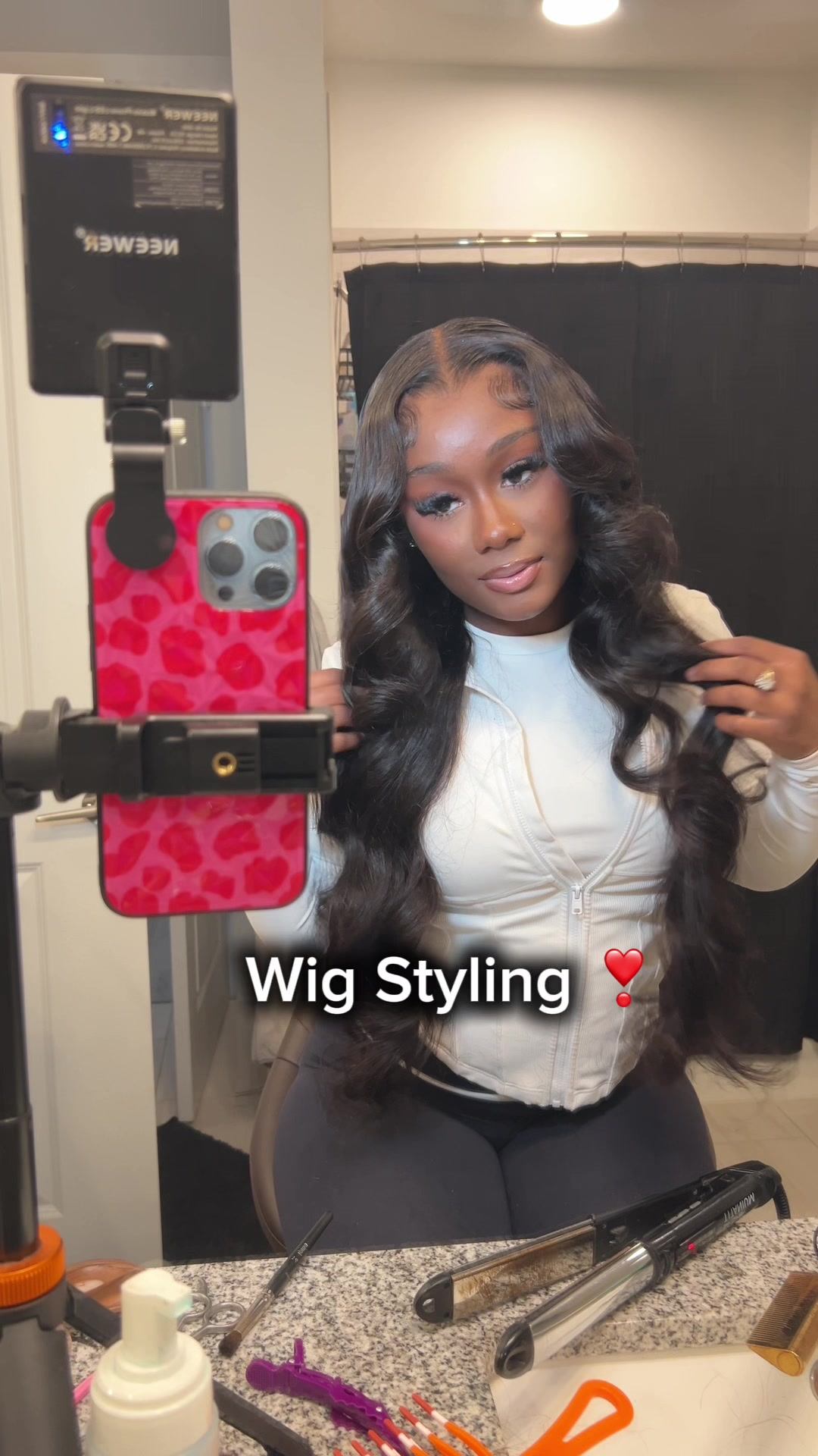 TikTok post by @thedollanaria for Amanda Hair. Caption reads: [...] layers go together real bad 😓😭😍 Amanda....