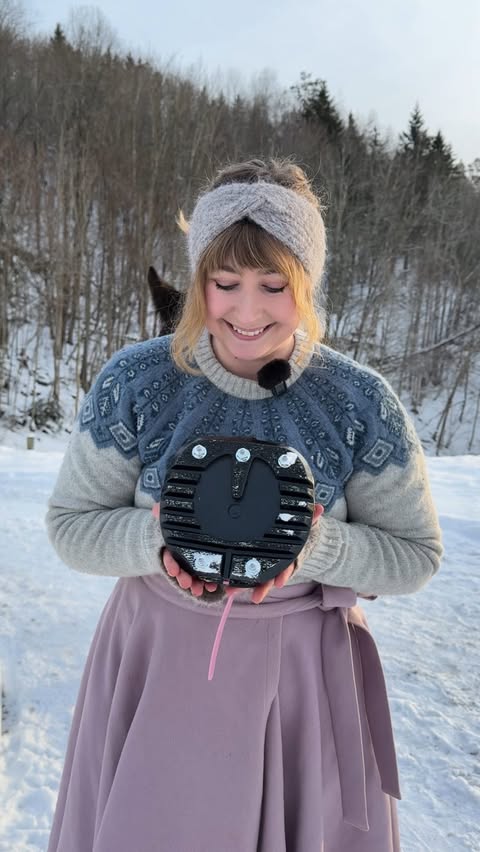 Instagram post by @emma.wold for Scoot Boots. Caption reads: {ad} Studs! Absolute life savers for barefoot....