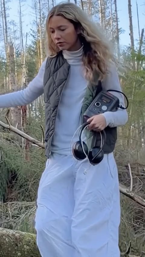 Instagram post by @roseannegarcia0 for Jackery. Caption reads: I’ve been using my Jackery for a while now and....