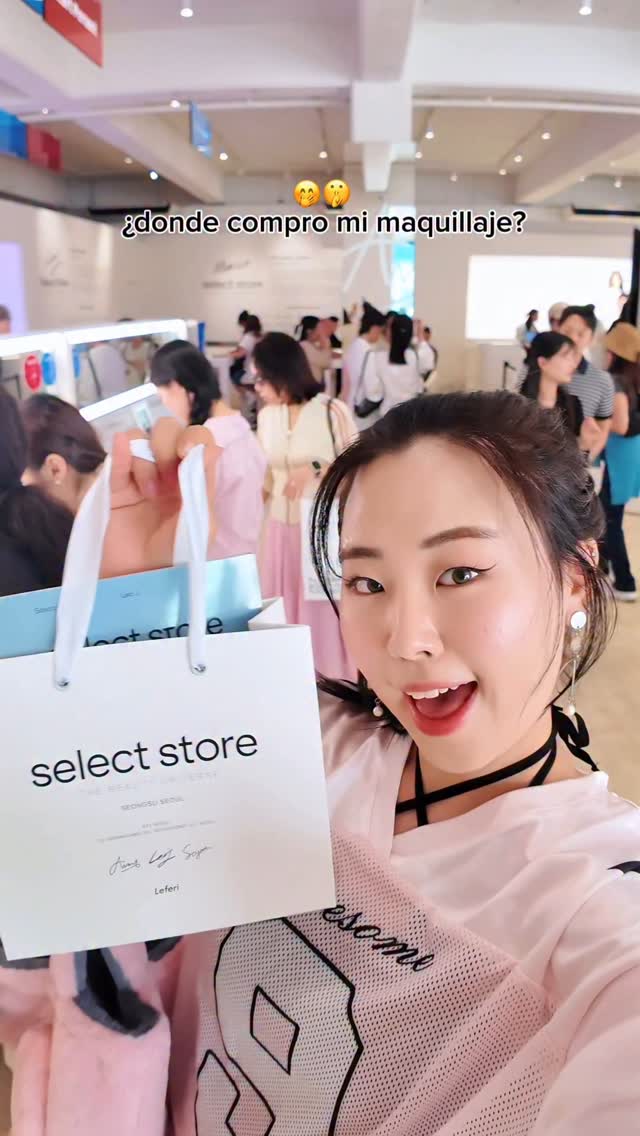 Instagram post by @mini_xxrld for Dewytree. Caption reads: [...] pena en Corea 🤫🇰🇷 💌Mini’s favs💌....