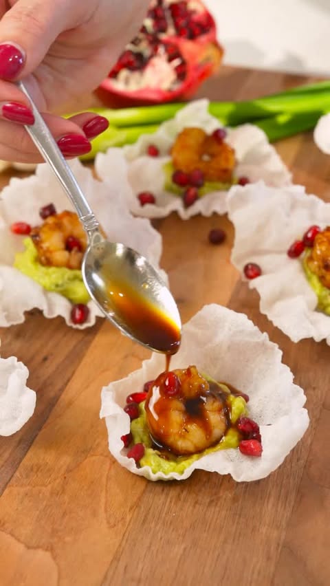 Instagram post by @coupleinthekitchen for Omaha Steaks. Caption reads: Rice Paper Appetizer Cups (aka how to make it look....