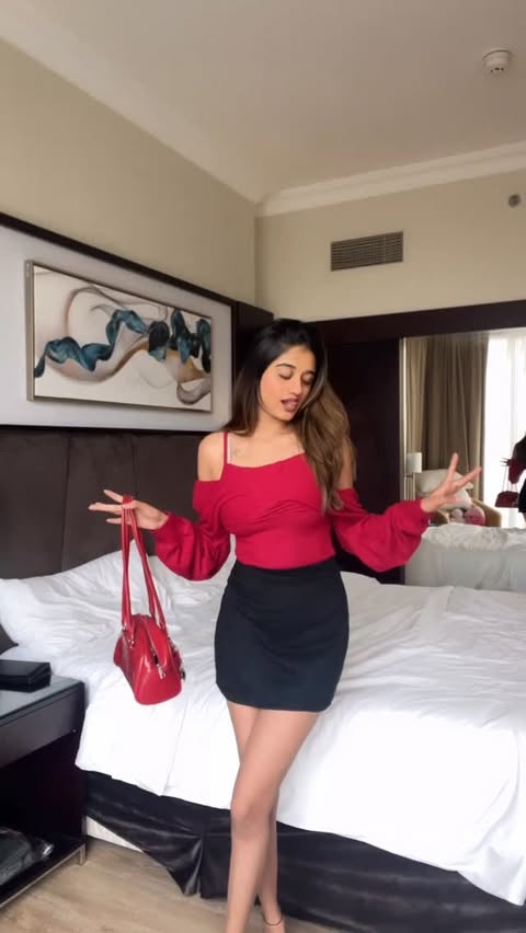 Instagram post by @mehrpanchal for Savana. Caption reads: Wearing: @savana ❤️
Use code MEHR12 on your....