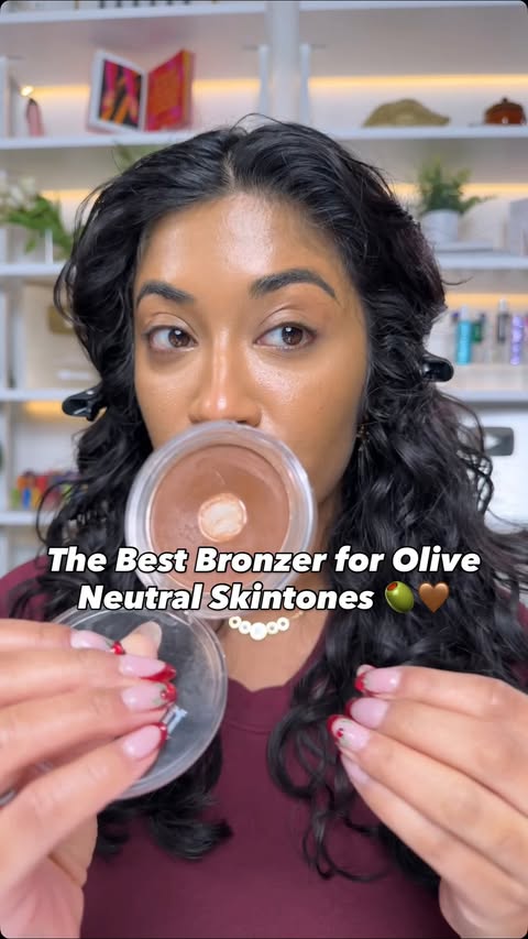 Instagram post by @monica.raviii for Milani Cosmetics. Caption reads: I rarely hit pan on anything let alone a BRONZER....