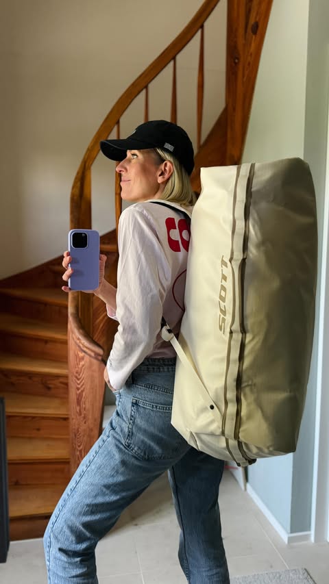 Instagram post by @kathrinschafbauer for SCOTT Sports. Caption reads: [...] with my essentials 😎🙋🏼‍♀️ New....