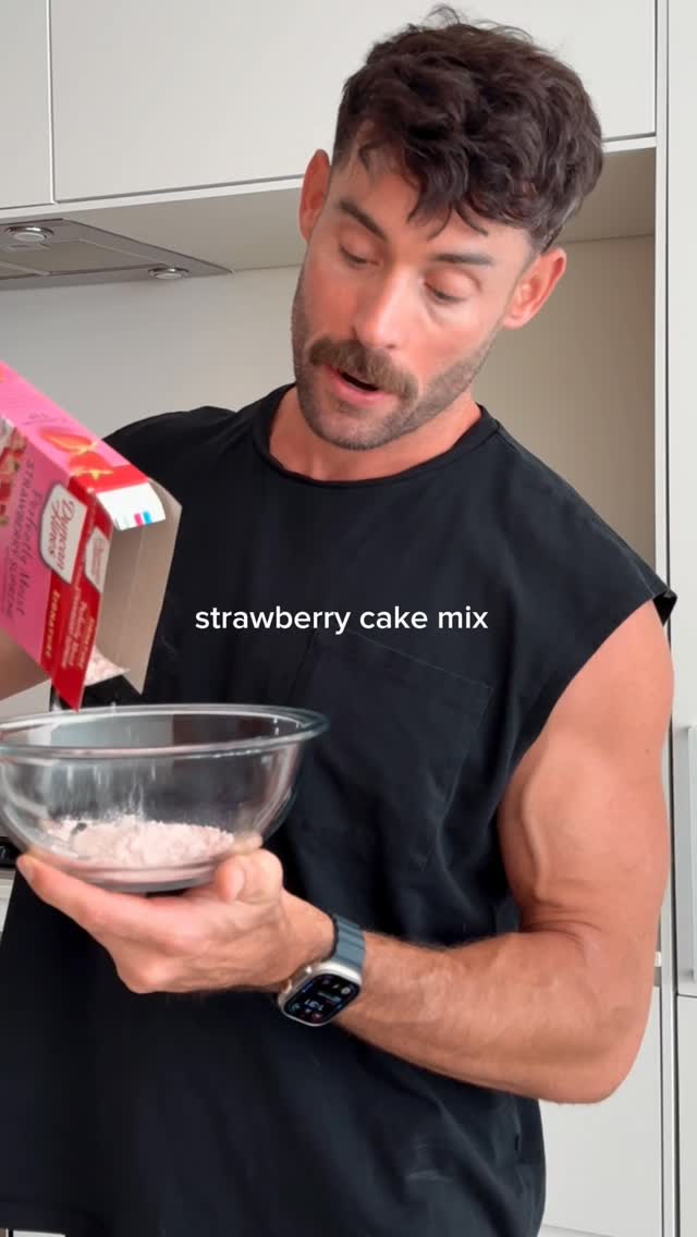 Instagram post by @bakedlean for Rule One Proteins. Caption reads: CAKE MIX HACK - Strawberry Pancakes 😎

• 1 scoop....