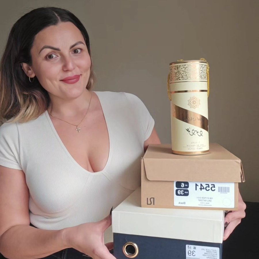 Instagram post by @elizabeth_rebecca_twins2020 for Secret Sales. Caption reads: Completely in love with my @secretsales picks....