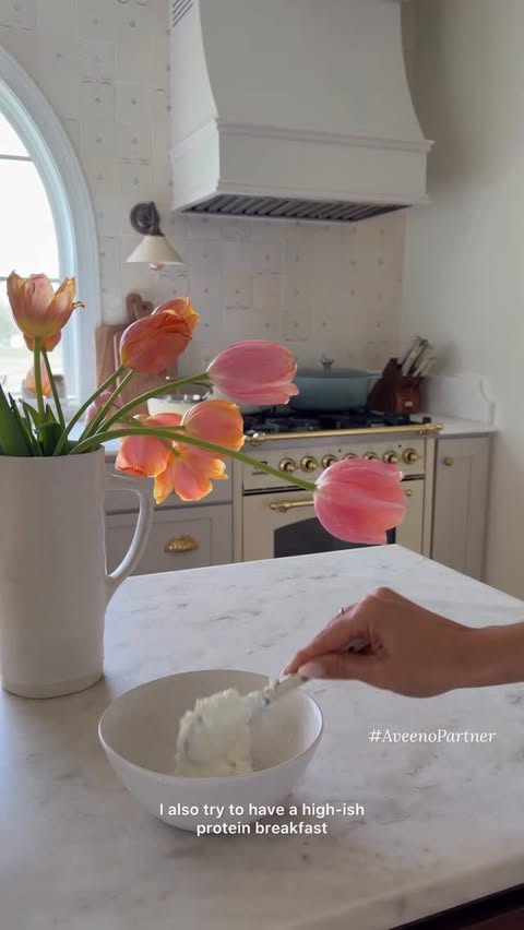 Instagram post by @kristinjohns for Aveeno. Caption reads: [...] all the little morning moments.....