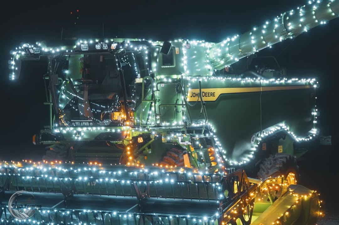 Instagram post by @czech_farming_official for John Deere. Caption reads: 3rd Advent with @johndeereeurope S7 800 🎁
#advent....