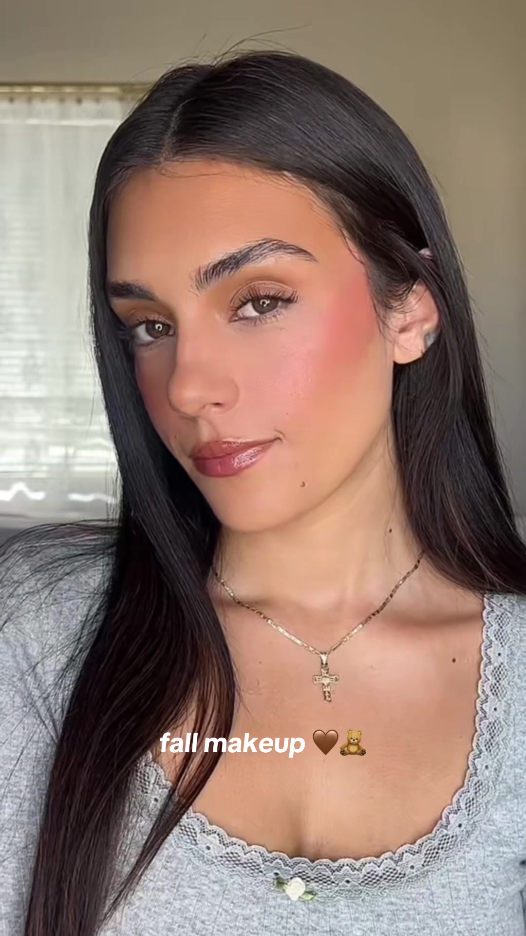 TikTok post by @honeygirlmua for Beautyblender. Caption reads: [...] 🤎🧸 full face using @Beautyblender 💕....
