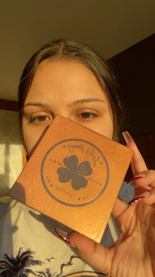 Instagram post by @chellylovesmakeup91 for Boldface Makeup. Caption reads: Copper cut crease 🥉 @theboldfacemakeup better....