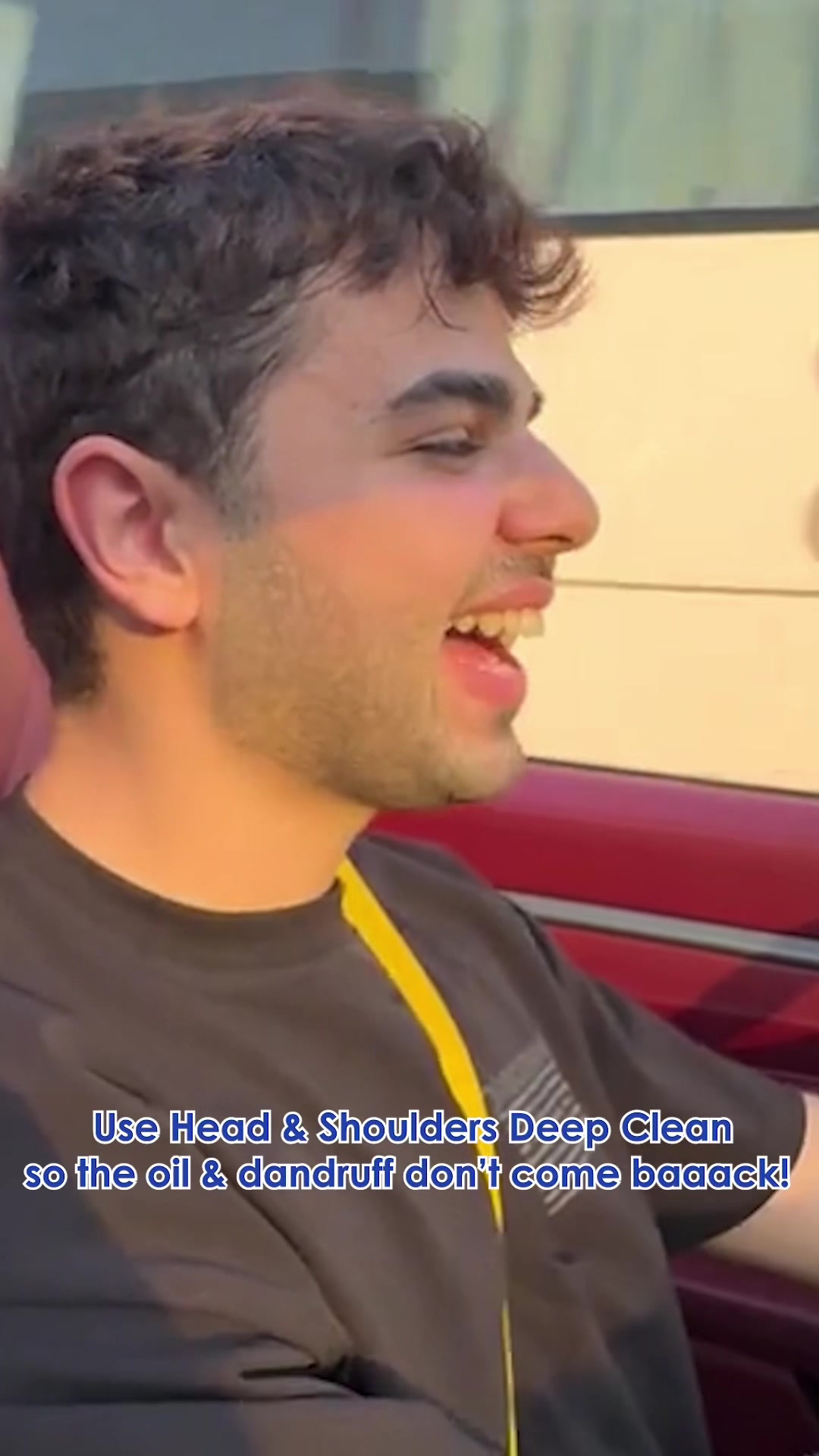 TikTok post by @ayman_yaman for Head & Shoulders Arabia. Caption reads: [...] the new Head and Shoulders Deep Clean. @Head....