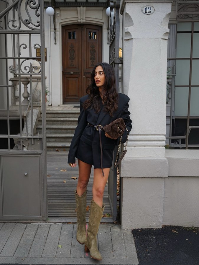 Instagram post by @taina.csg for The Frankie Shop. Caption reads: [...] combo @bashparis and @thefrankieshop....