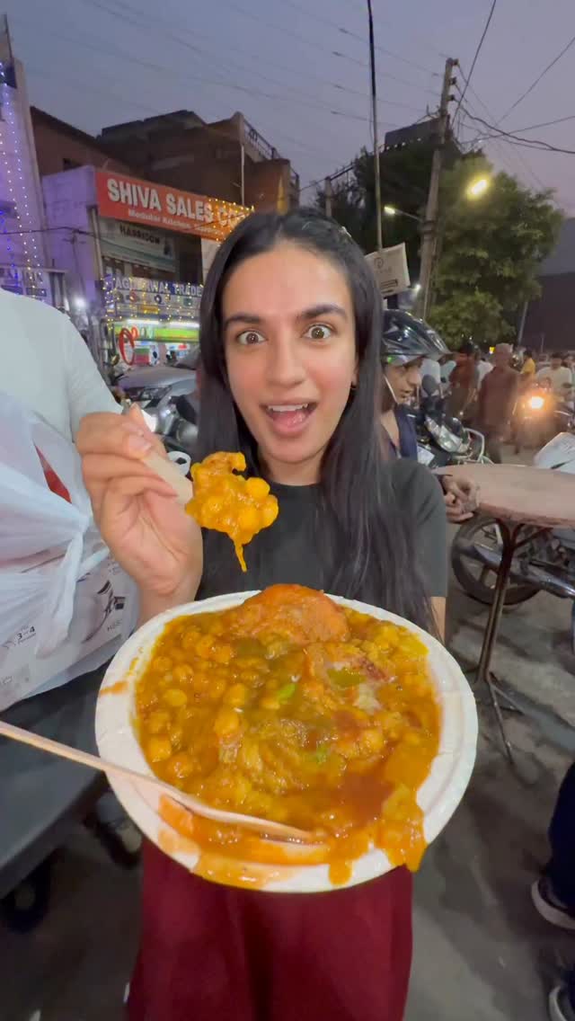 Instagram post by @himynameispriya for Simple Skincare. Caption reads: Shopping in Delhi & Yummy street food! #Ad But....