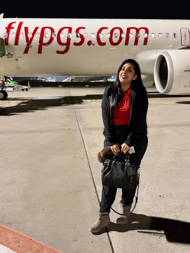 Instagram post by @lavanyavikram_ for Pegasus Airlines. Caption reads: [...] WinterInTürkiye, ExploreTürkiye,....