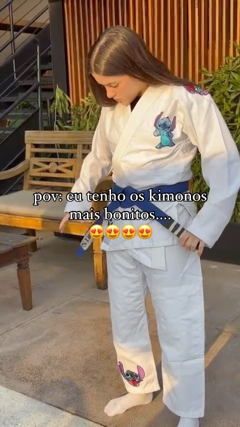 Instagram post by an influencer for YITHSU. Caption reads: [...] mais fofa de todasssss @yithsusports....