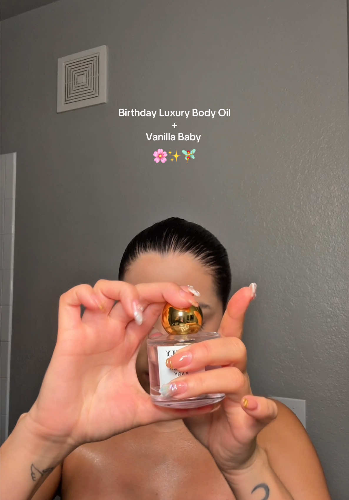TikTok post by @medicenbetza_ for Truly Beauty. Caption reads: [...] obsesionada con los productos de @Truly....
