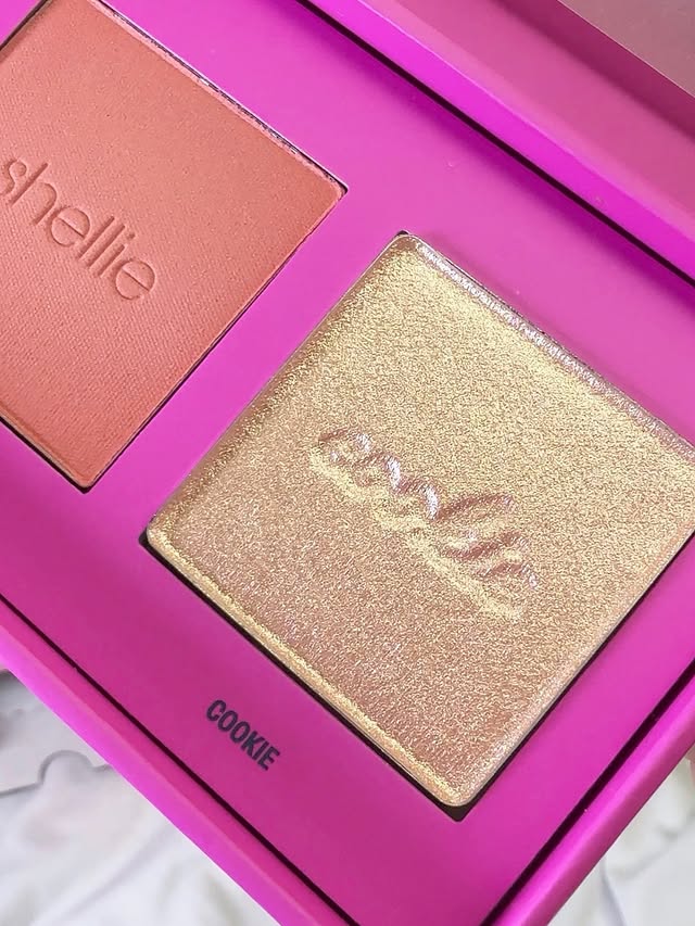 Instagram post by @makeupkpoper for Benefit Cosmetics. Caption reads: [...] (Blush & Bronzer Set) Available at....