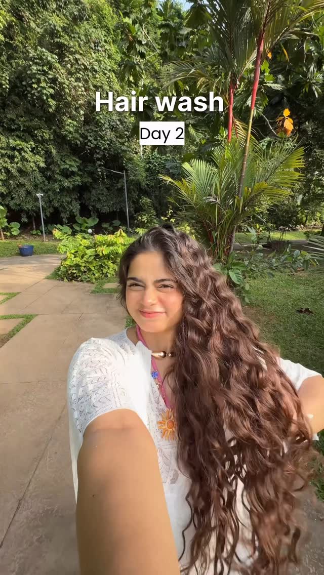 Instagram post by @itistanyasingh for Nykaa. Caption reads: Keep your scalp oil-free even while travelling....