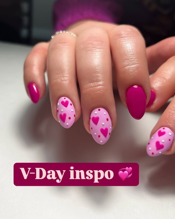Instagram post by @nailsby.hays for ICEGEL. Caption reads: V-Day inspo 💞
•
•
#nails #nailsnailsnails....