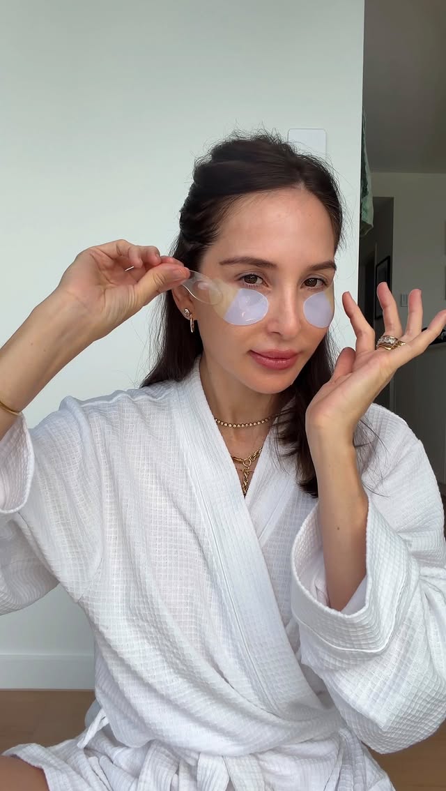 Instagram post by @meghan_mctavish for esmi Skin Minerals. Caption reads: Give me some @esmiskinminerals Hydradew patches,....