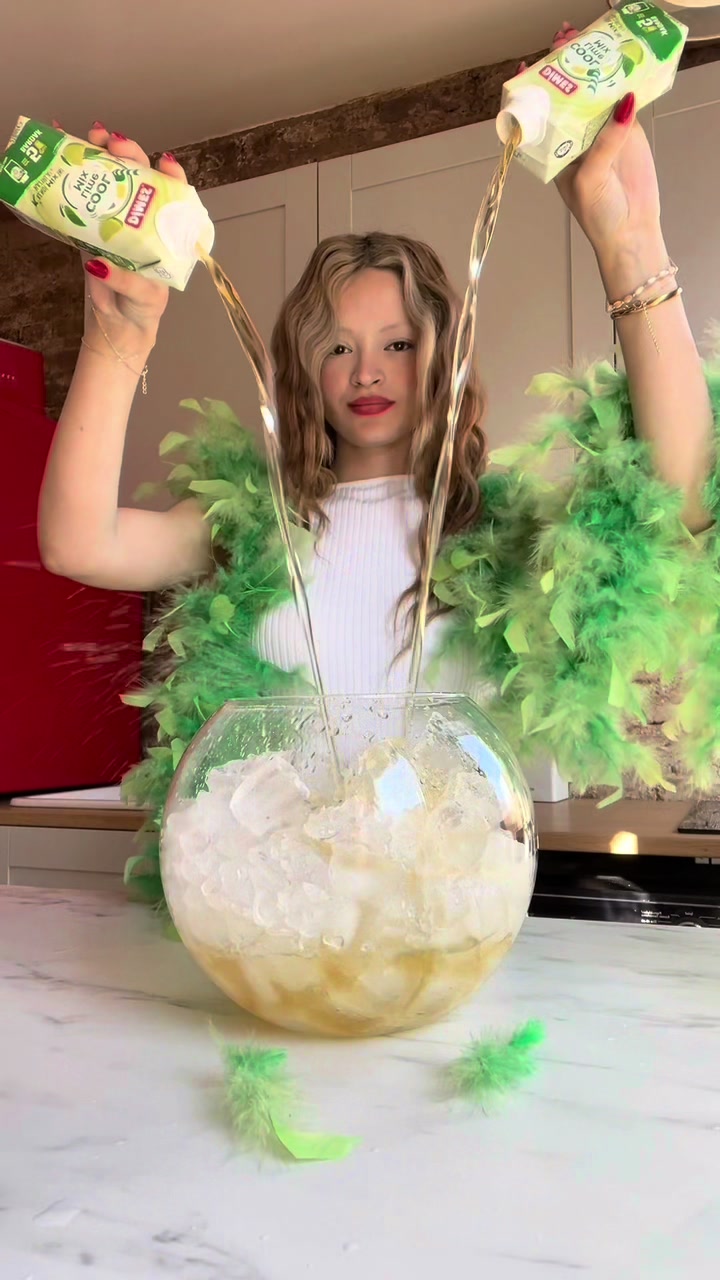 TikTok post by @balmmio for dimesclub. Caption reads: [...] büyük boy cool lime mix bebeğimmm ☝🏻....