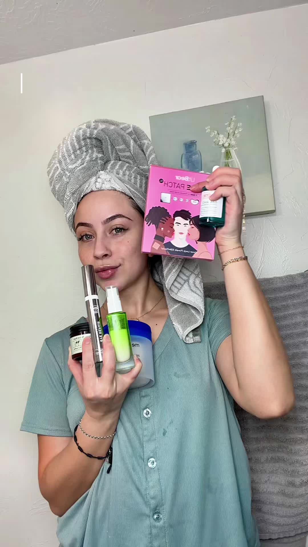 TikTok post by @sexyceci10 for LitBear. Caption reads: [...] these products are all chefs kiss 😚....