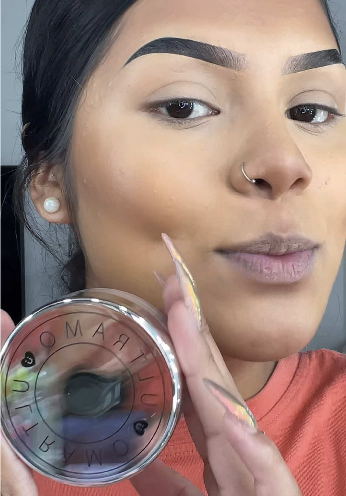 TikTok post by @sarai.rodriguez01 for Ultramo. Caption reads: 🤍@Ultramo-Selected #findeañocontiktokshop....