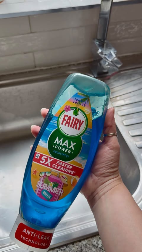 Instagram post by @mummycleans for Joy of Clean. Caption reads: [...] ✨ Ad -These products were gifted from....