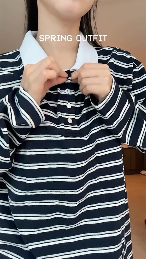 Instagram post by @solwlyy for Clarks Originals. Caption reads: Spring Outfit~🌞
.╭◜◝ ͡ ◜◝
( ´ㅅ` )
╰◟◞ ͜  둥실.