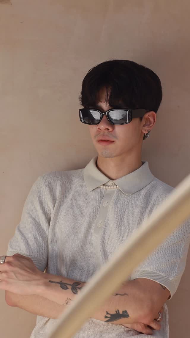 Instagram post by @suyimoto for Perry Ellis. Caption reads: Simply elegant, Silver Horizon @perryellis....