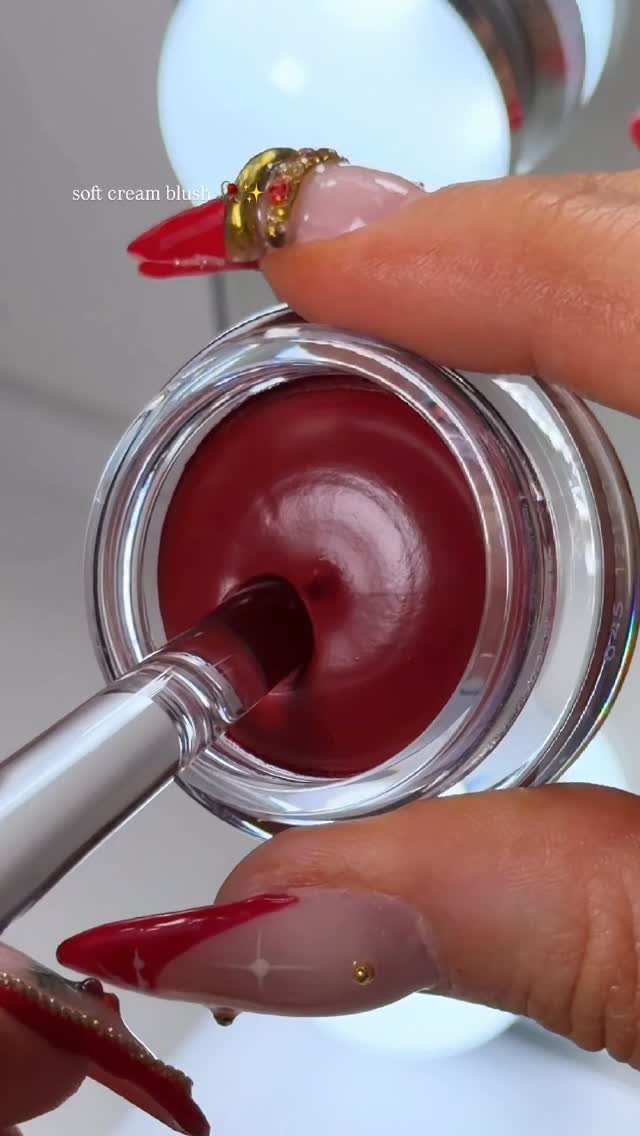 Instagram post by @itsheatherbell for Collection Cosmetics. Caption reads: [...] and pigmented 🤤🥀✨
from....