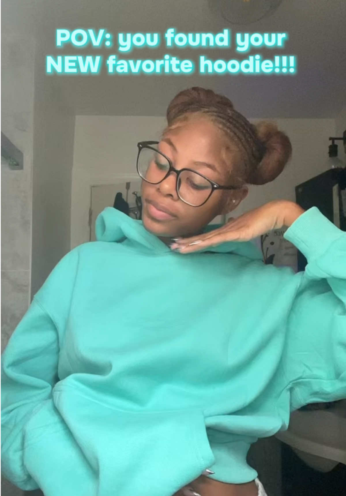 TikTok post by @theyenvyniyaaa for Automet. Caption reads: My new favorite hoodie!!! Cutest color @AUTOMET....