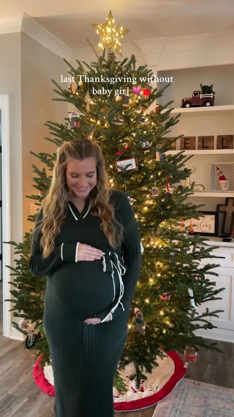 Instagram post by @lifewlittlelearners for PinkBlush Maternity. Caption reads: so much to be thankful for 💚 #momtobe #pregnancy....