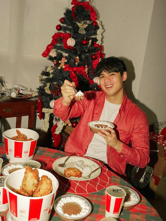 Instagram post by @emiliobdaez for KFC Philippines. Caption reads: This Christmas? I’m having my favorite: KFC. The....