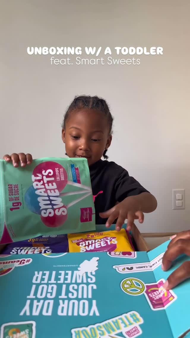 Instagram post by @seya.mariaa for SmartSweets. Caption reads: #Gifted Kick sugar, kick candy 🍬 🍭 

Kids love....