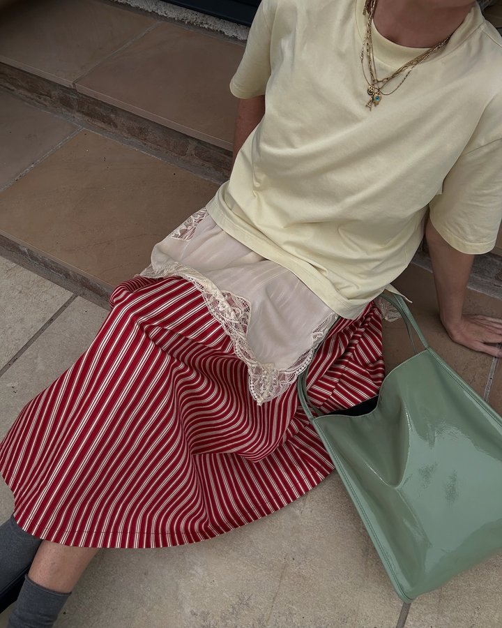 Instagram post by @maimy_pea for Ottoman Hands. Caption reads: Making the most of the last sunshine rays… 

Pr....